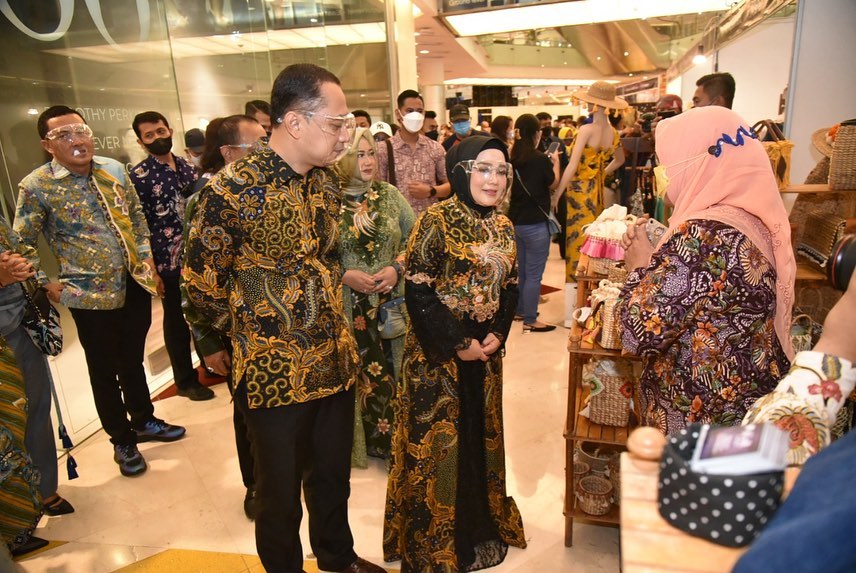 Bertema 'UMKM Journey', Surabaya Fashion Week 2021 Digelar Secara Hybrid