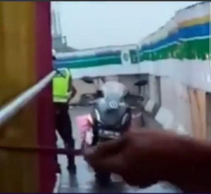 Polda Metro Copot Polisi Pelaku Tilang yang Minta Sekarung Bawang