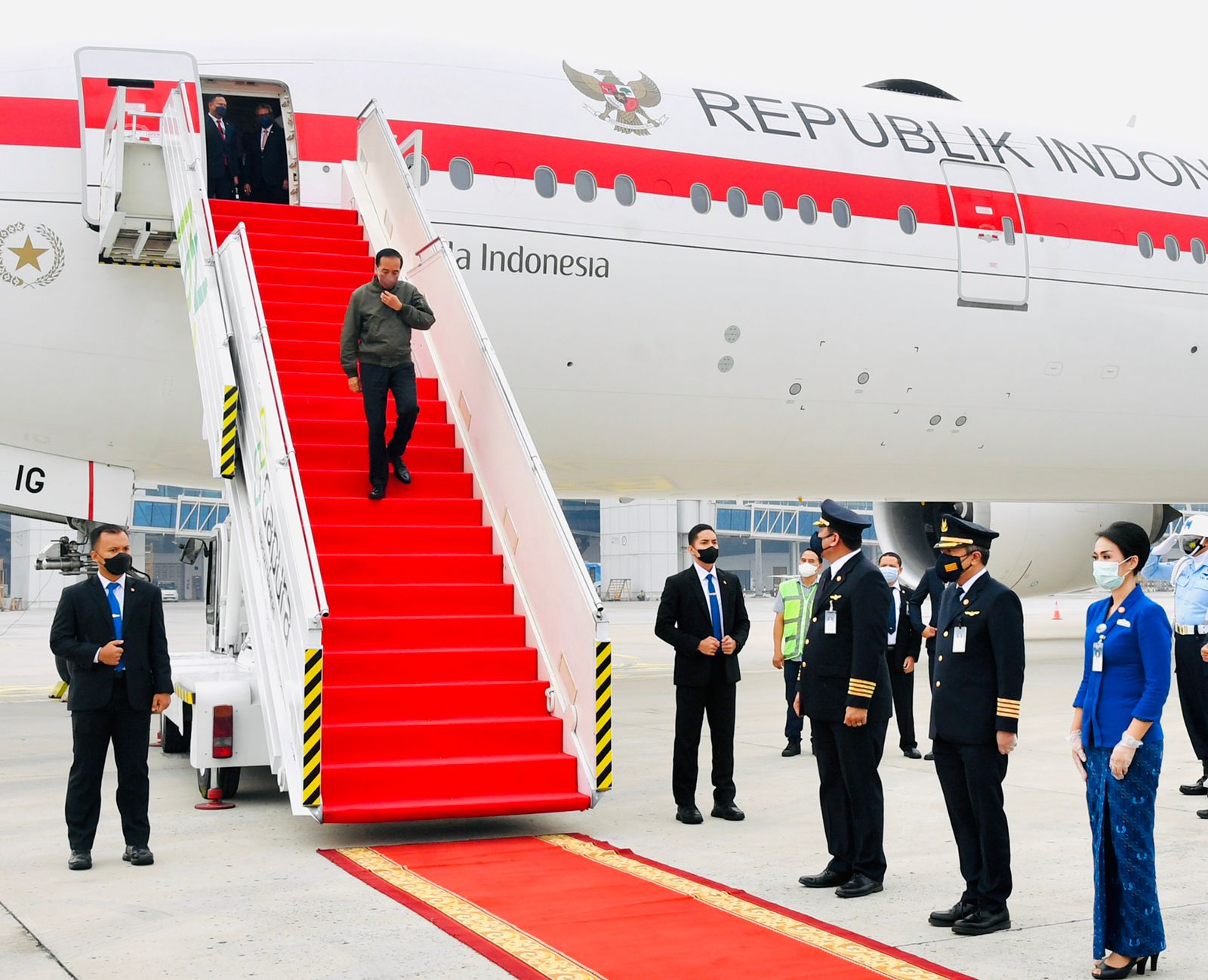 Tiba di Tanah Air Tanpa Penyambutan, Jokowi Langsung Karantina di Bogor