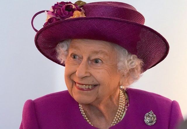 Ratu Elizabeth II Batal Hadir di Remembrance Day karena Terkilir