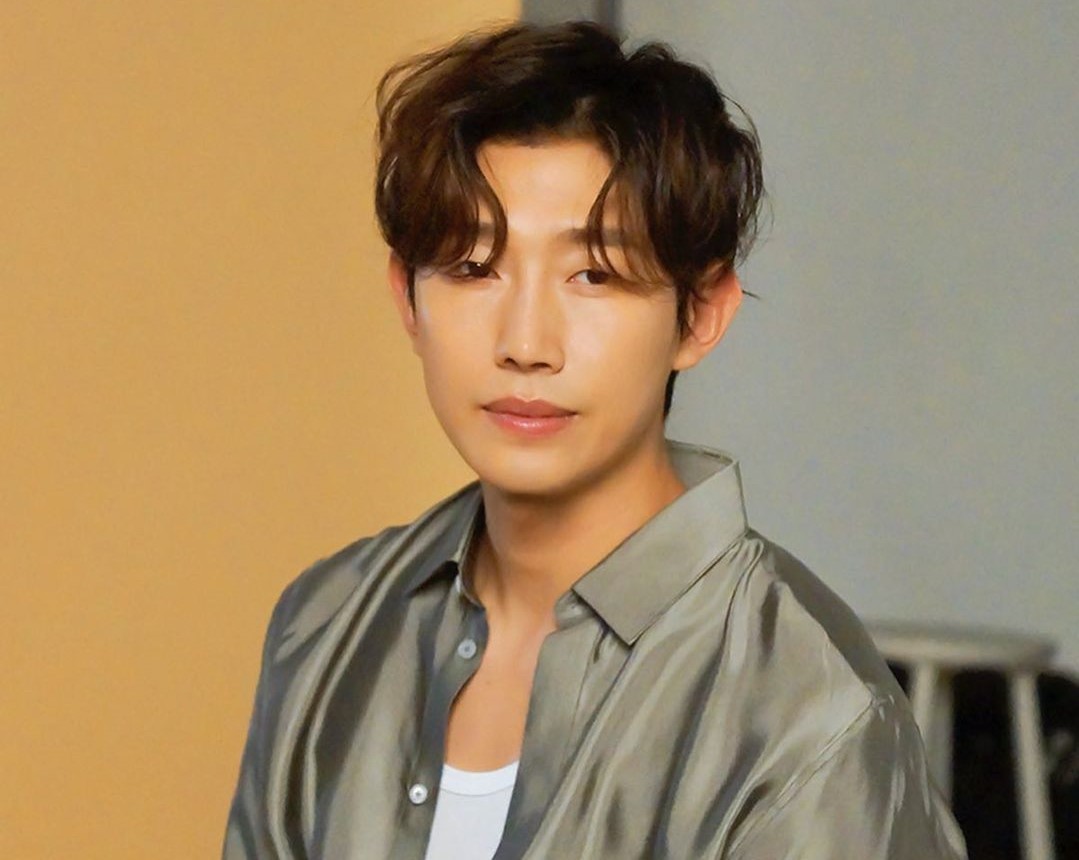 Aktor 'Oh My Ghost' Kang Ki Young Sambut Kelahiran Anak Pertama