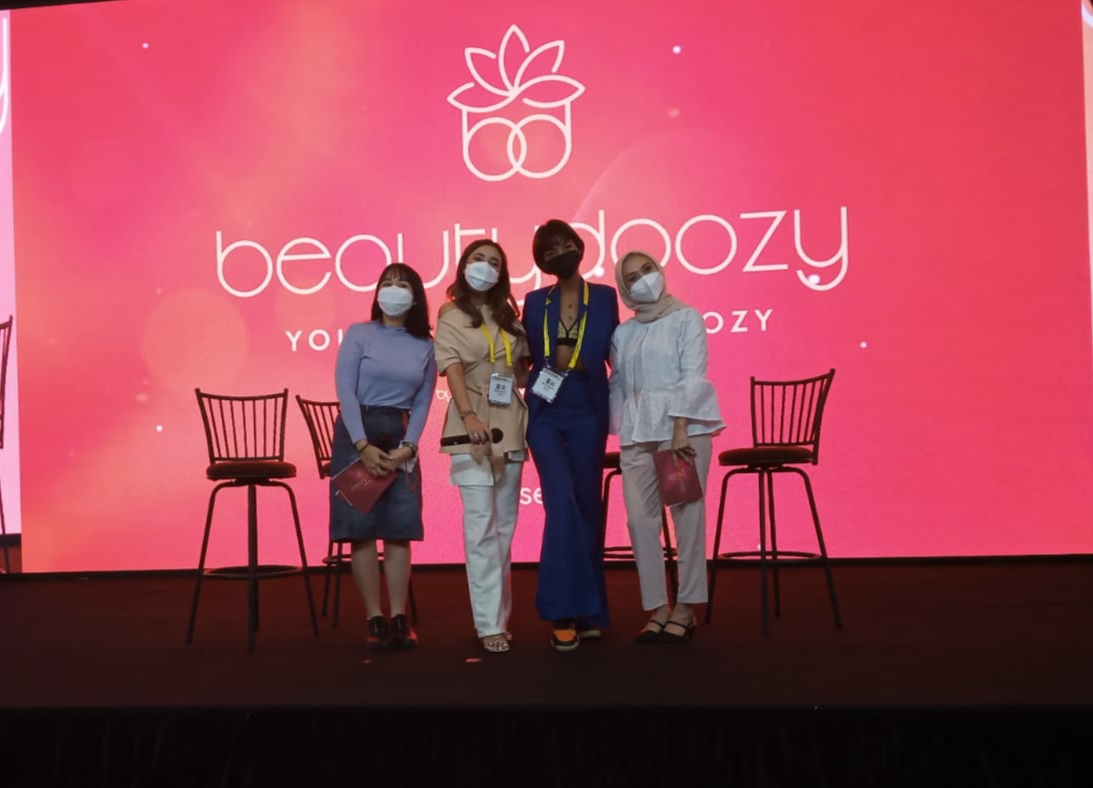 Gaet Dua Influencer, Urbanasia Launching Beautydoozy di Indo Beauty Expo