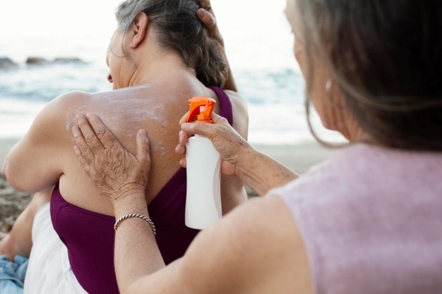 9 Rekomendasi Sunscreen Spray untuk Reapply Anti Ribet 