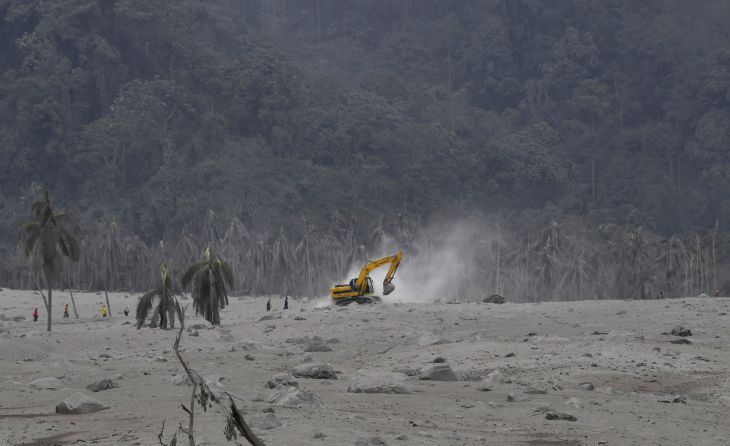 Pakar Jelaskan Dampak Cuaca Ekstrem Terhadap Erupsi Gunung Semeru