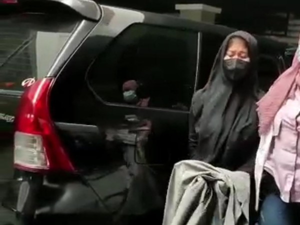 Penampilan Siskaeee Berhijab saat Ditangkap, Polisi: KTP Dia Islam