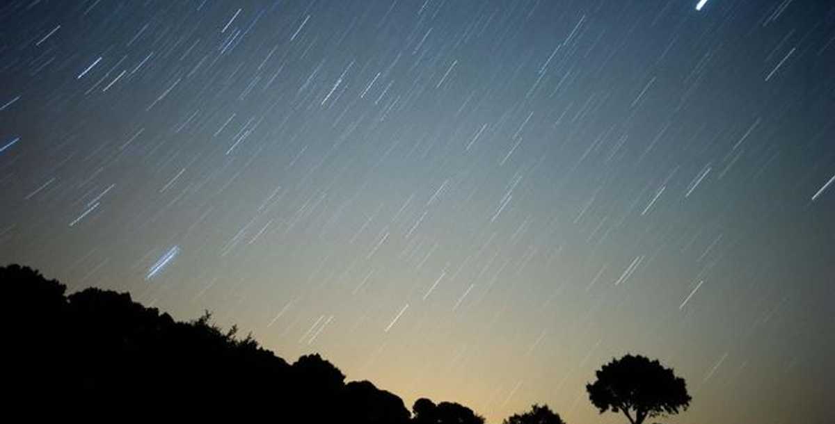 1639399945-hujan-meteor.jpg