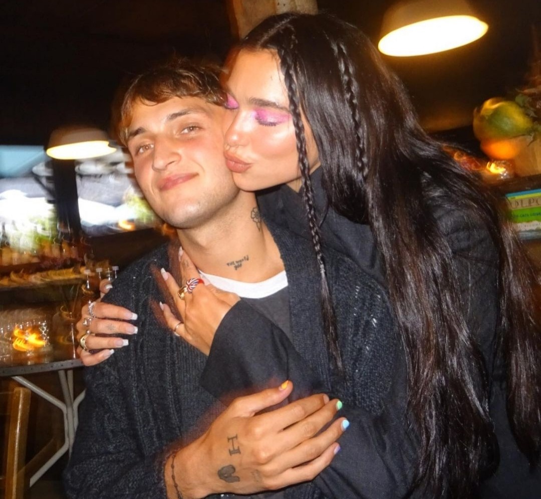 Dua Tahun Pacaran, Dua Lipa dan Anwar Hadid Putus
