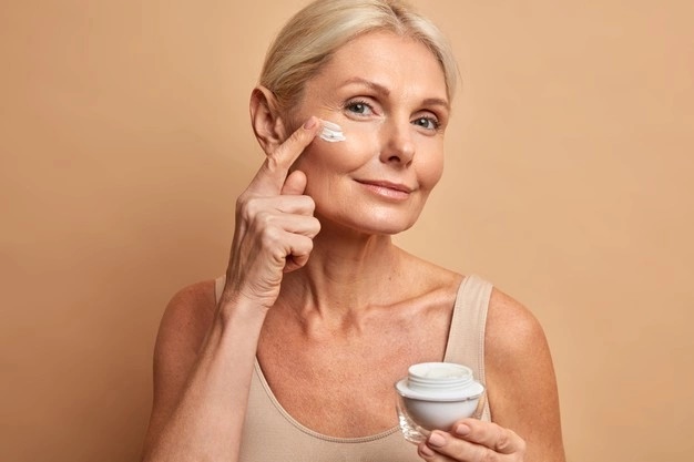 5 Rekomendasi Rangkaian Produk Skincare untuk Masalah Penuaan 