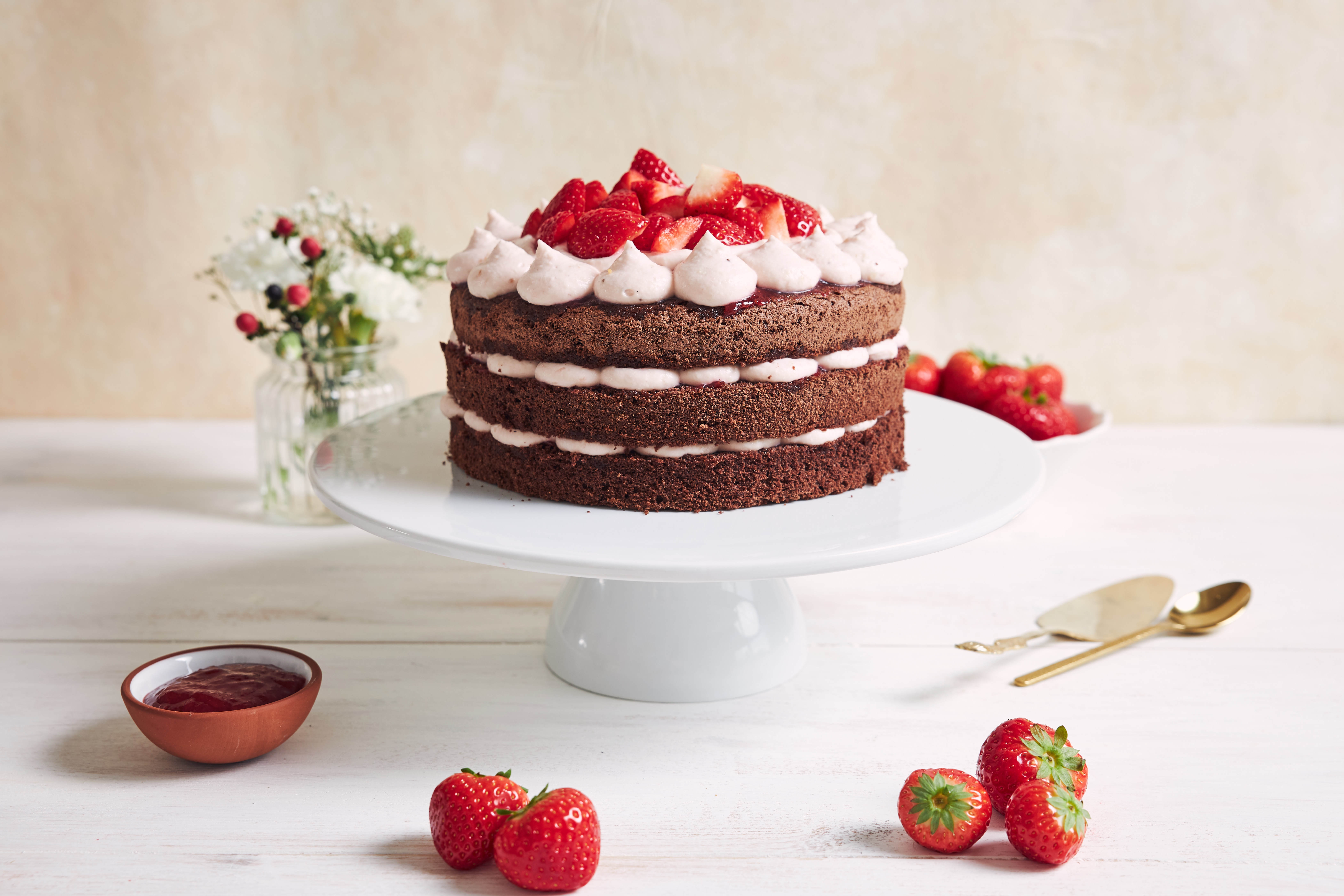 1641951888-Foto-2-Kue-dengan-buah-(freepikwirestock).jpg