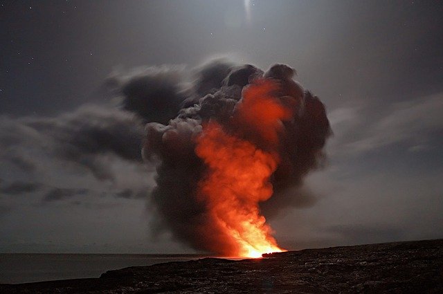 Letusan Gunung Berapi Tonga Diperkirakan Setara 1000 Kali Bom Hiroshima