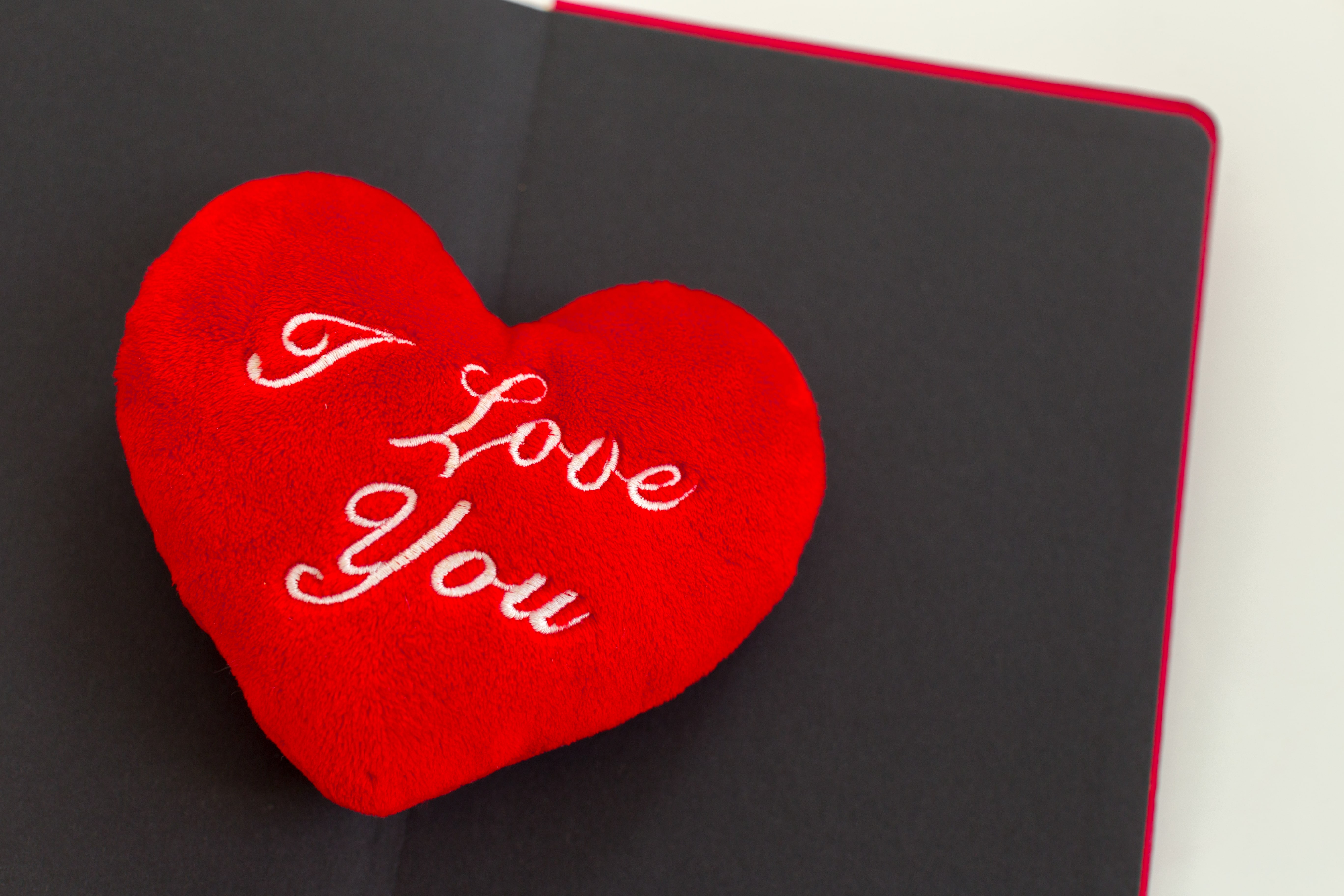 4 Cara Cewek Menyatakan Cinta Selain dengan 'I Love You'