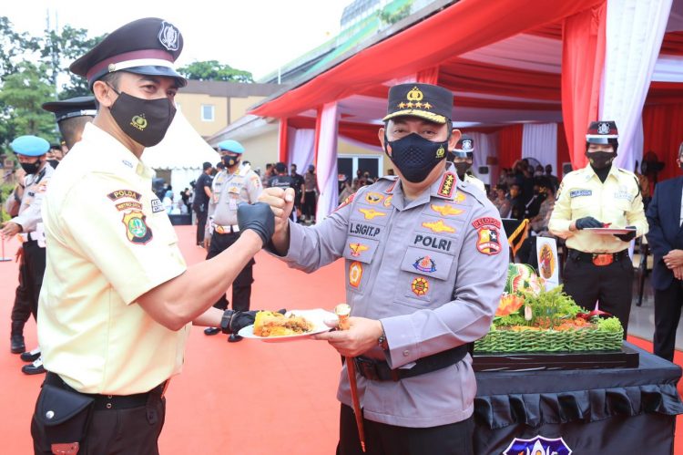 Resmi Dikenalkan Hari Ini, Begini Penampakan Seragam Baru Satpam
