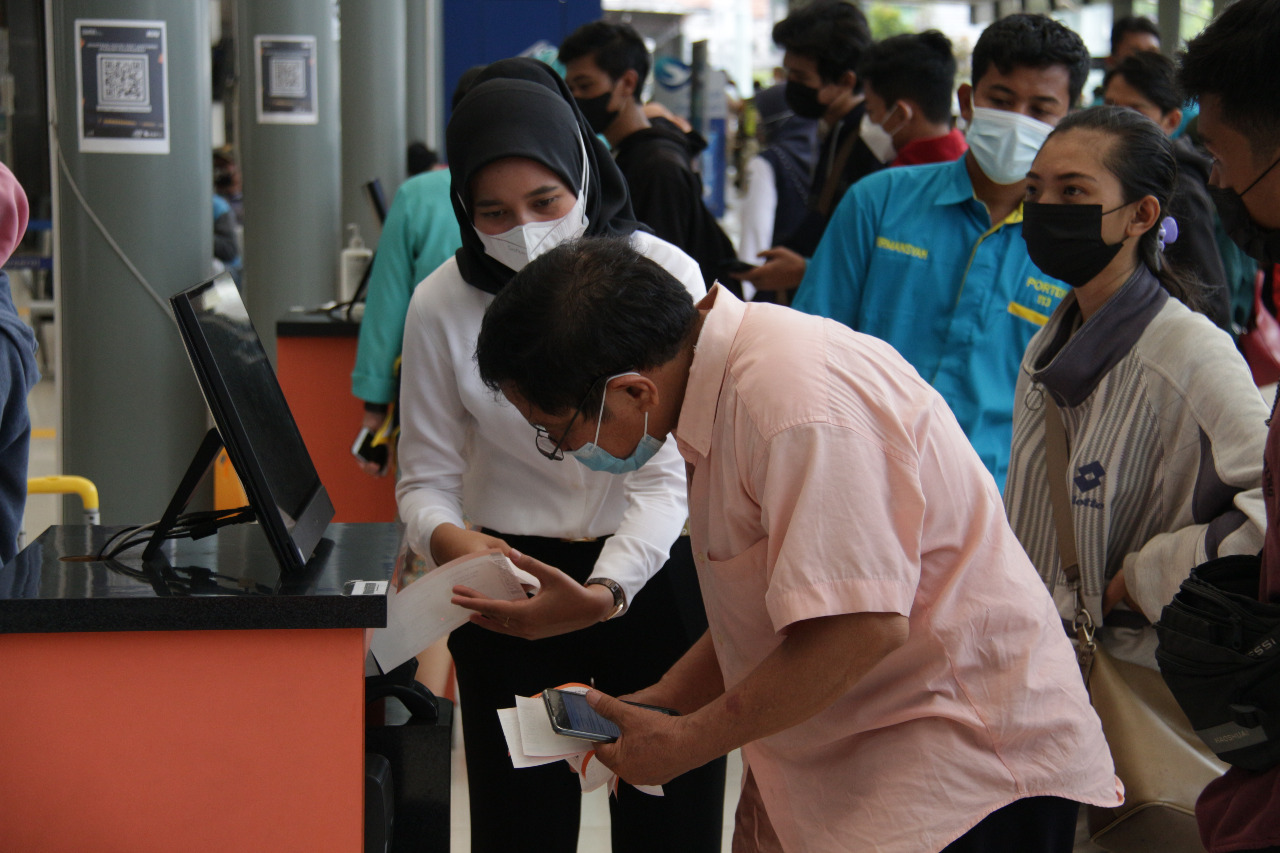 Aturan Baru KA Daop 1 Jakarta: Refund Tiket 75 Persen dengan Syarat Ini!