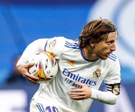 Luka Modric Perpanjang Kontrak dengan Real Madrid hingga 2023