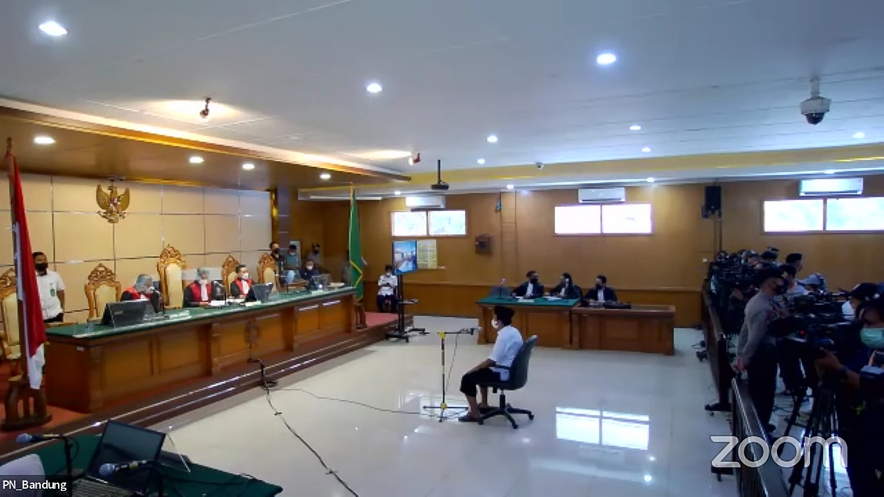 Herry Wirawan, Pemerkosa Belasan Santriwati Divonis Penjara Seumur Hidup