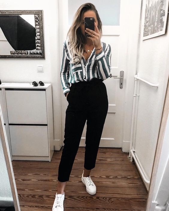 1645006823-Baju-yang-ukurannya-fit-atau-pas-dengan-badanmu-(Pinterest-Autour-de-la-France).JPG