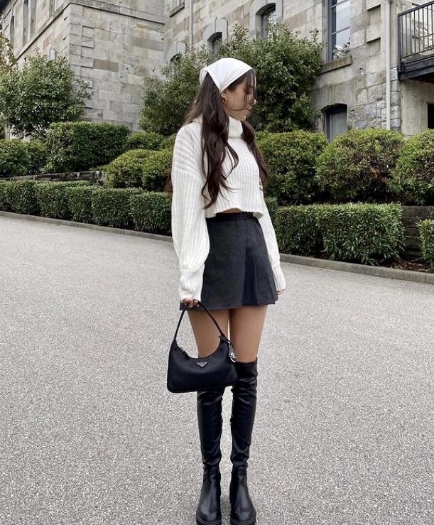 1645007310-Outfit-dengan-warna-yang-matching-(Pinterest-Your-Classy-Look)-.jpg