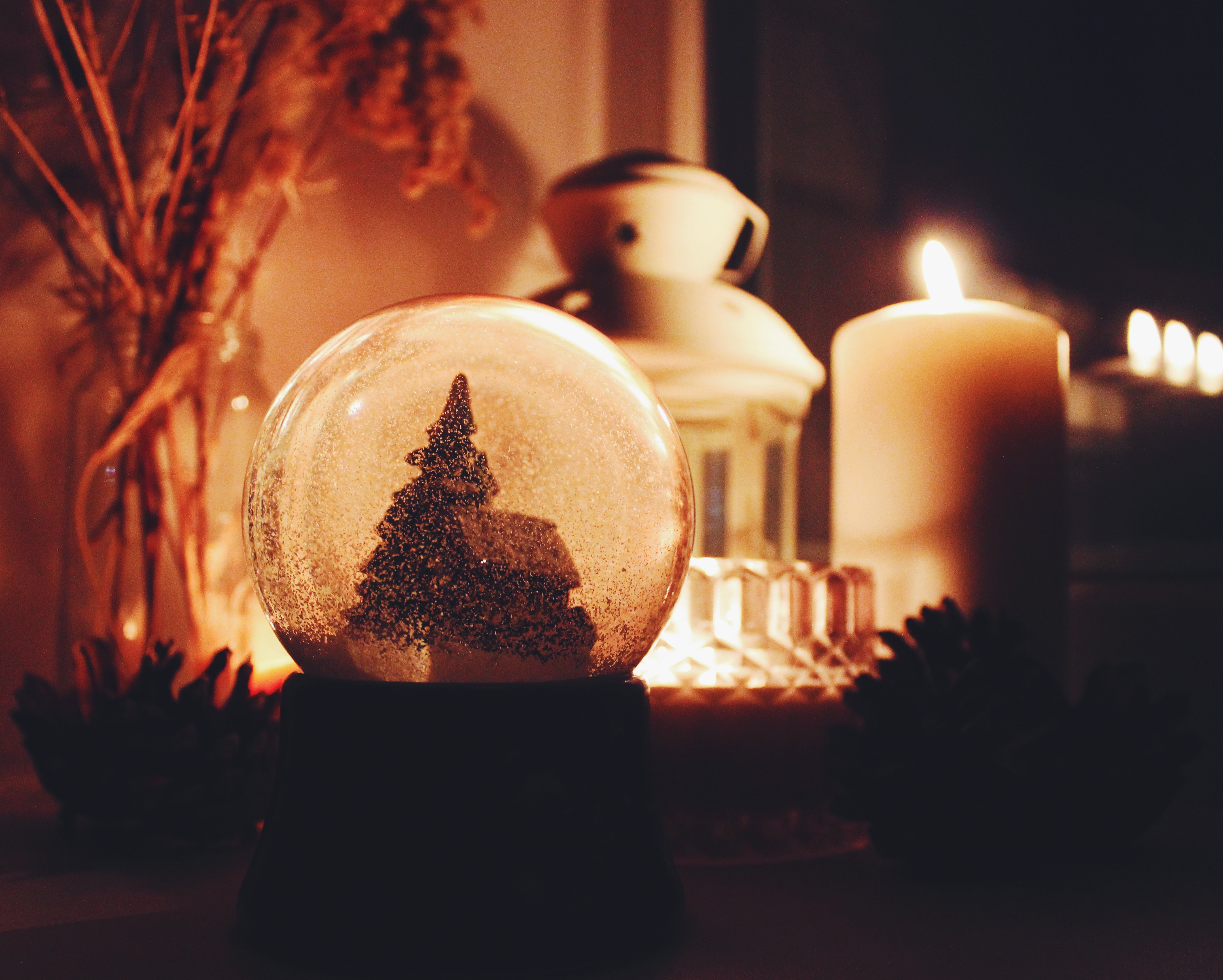 DIY Snow Globe untuk Hiasan di Rumah