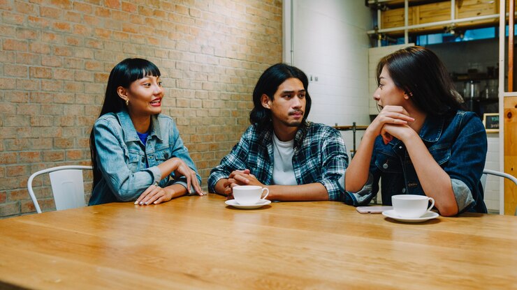 1645522912-ilustrasi-foto-3-tirachardz--freepik-teman-mengbrol.jpg
