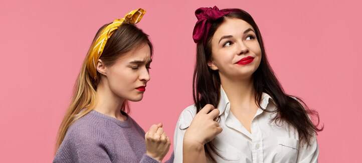 5 Cara Atasi Bestie yang Terus-terusan Ngomongin Pacarnya