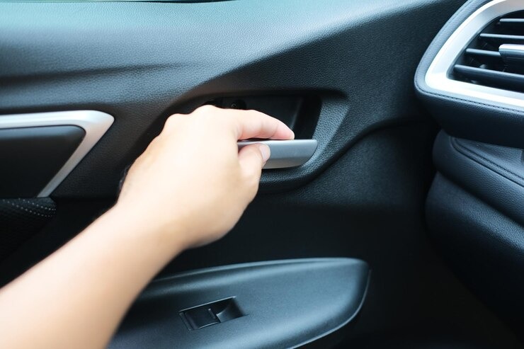 1646144780-Auto-lock-mobil-(Freepik-KhrisnaTedjo).jpeg