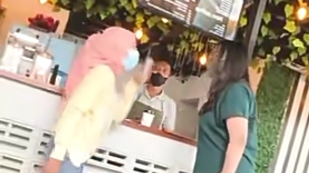 Viral 2 Wanita Berebut Pesanan di Sebuah Kafe Gegara Punya Nama Sama