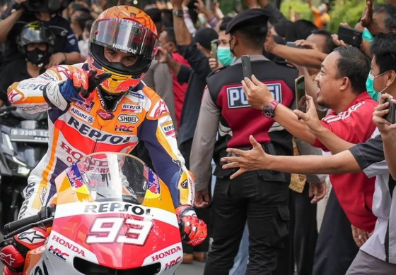 Saat Parade MotoGP di Jakarta, Marc Marquez Pamer Aksi Burnout