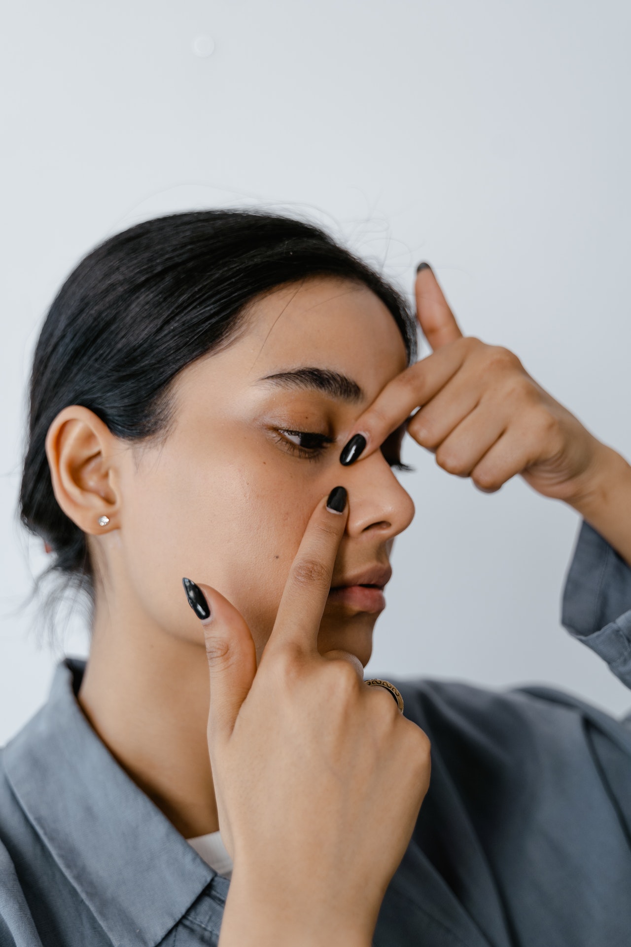 5 Penyebab Jerawat Muncul di Area Hidung