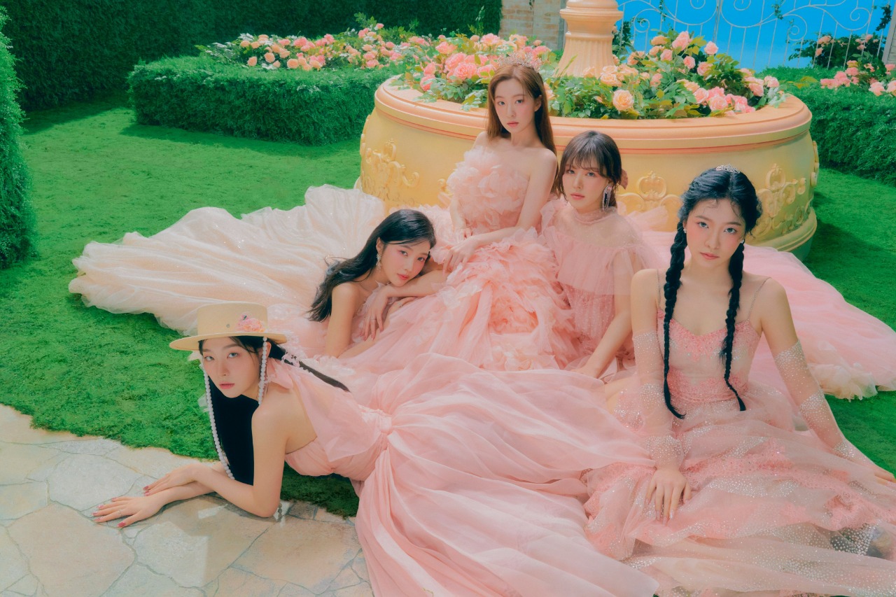 Red Velvet Bergaya Opera Klasik di MV 'Feel My Rhythm'