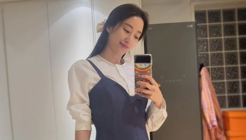 Aktris Jeon Hye Bin Umumkan Hamil Anak Pertama