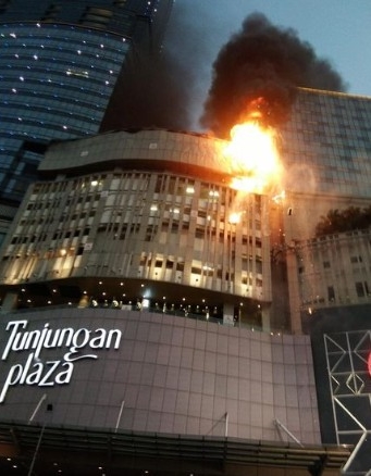 Mal Tunjungan Plaza 5 Surabaya Kebakaran