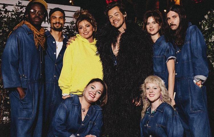 Duet Bareng Shania Twain di Coachella 2022, Harry Styles Ingat Masa Kecil