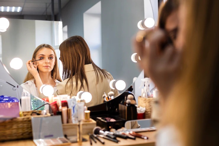 6 Tren Makeup yang Diprediksi Populer Tahun Depan, Ada Favoritmu? 
