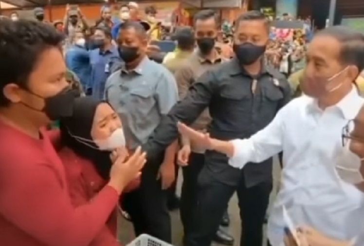 Jokowi Terima Aduan Warga soal Pungli di Pasar Bogor, Kasus Ujang Sarjana Disorot