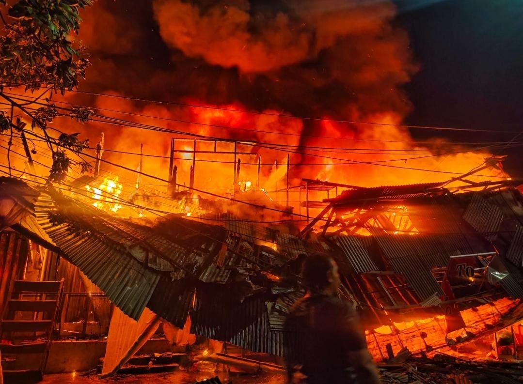 Kebakaran di Pasar Gembrong: 400 Bangunan Rumah dan Kios Ludes Dilalap Api