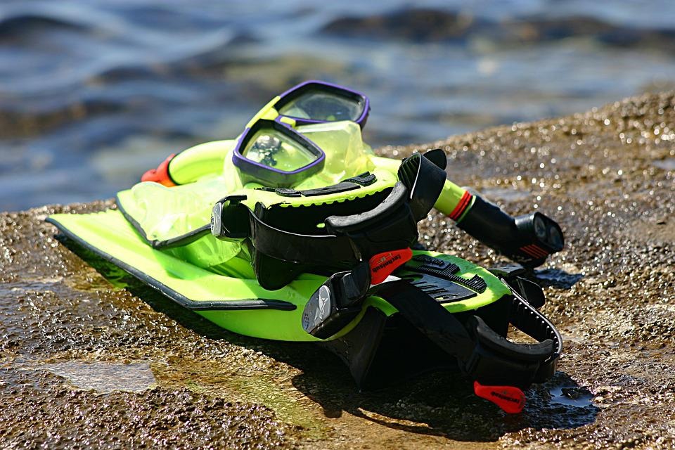 1650882023-Siapkan-alat-alat-snorkeling-(PixabayRaceFeri).jpeg