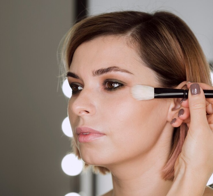 Mengenal Highlighter, Produk Makeup yang Bikin Efek Glowing 