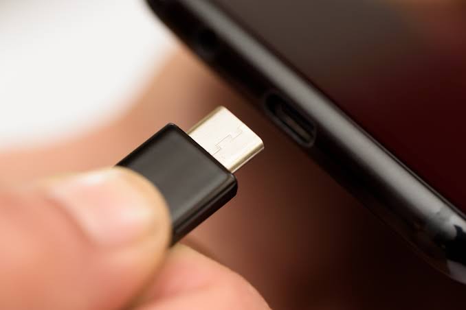 Apple Uji Coba USB Type C untuk iPhone Baru