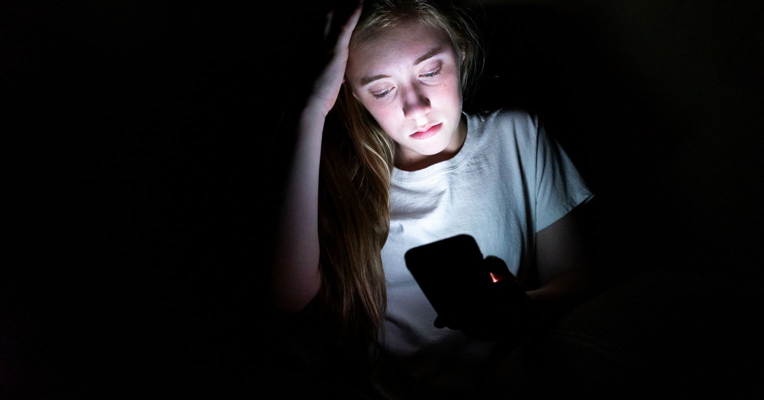Riset: Ponsel Bikin Kesehatan Mental Menurun dan Picu Bunuh Diri