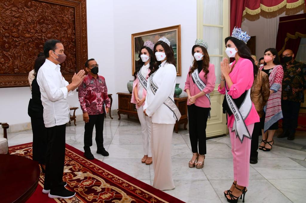 Puteri Indonesia 2022 Laksmi Shari Ketemu Jokowi, Ini yang Dibahas
