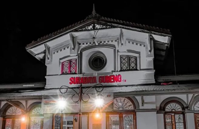 5 Tempat Wisata Dekat Stasiun Surabaya Gubeng dan Harga Tiketnya!