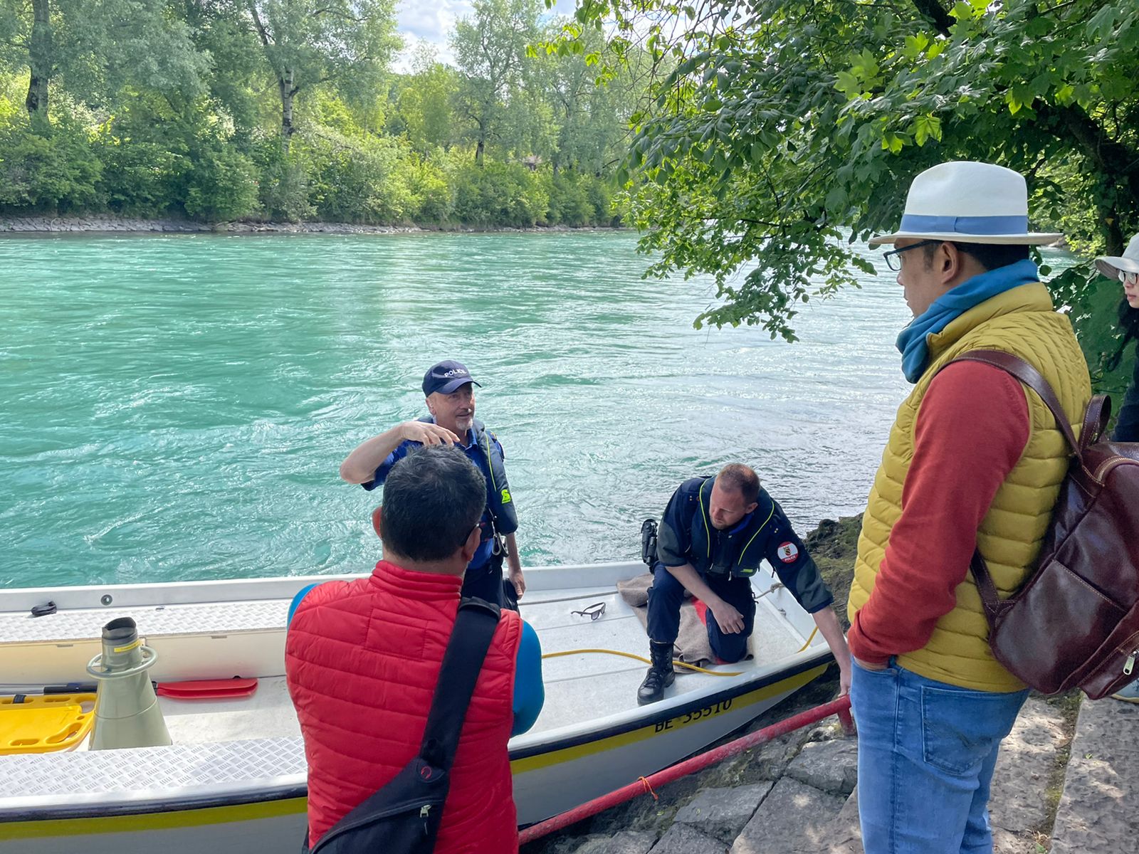 Sebelum Pulang, Ridwan Kamil Susuri Sungai Aare dan Kumandangkan Azan