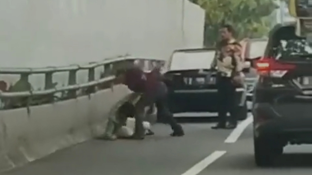 Fakta-fakta Pemukulan di Jalan Tol: Korban Anak Anggota DPR hingga Pelaku Diamankan