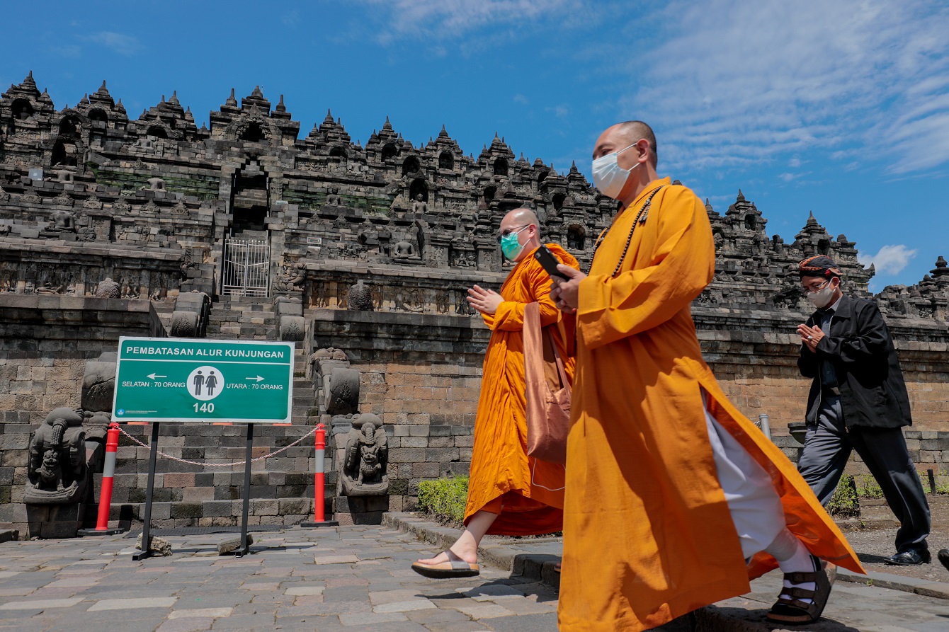 Tak Sekadar Tempat Wisata, Candi Borobudur Juga Tempat Ibadah Umat Buddha