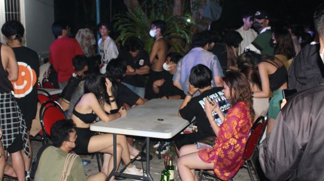 Pesta Bikini di Depok, Pengamat: Pengaruh Budaya Luar