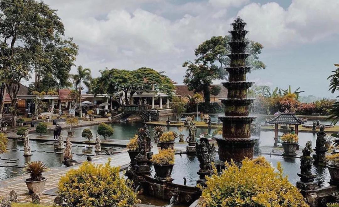 Sejarah Keindahan Wisata Tirta Gangga, 'Sungai Suci India' di Bali