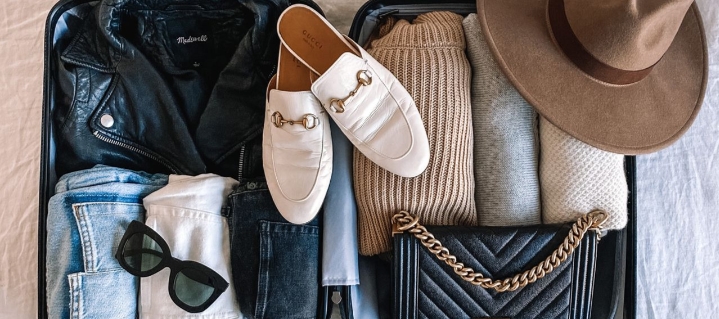 Jangan Digulung! Ini 5 Tips Packing Baju Anti Kusut saat Traveling