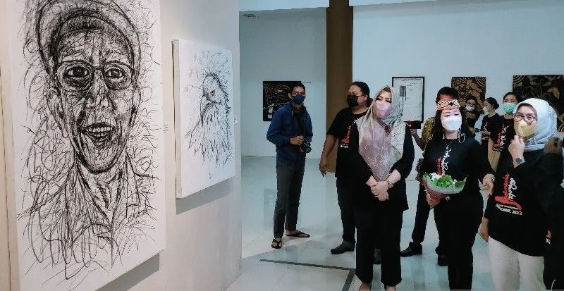 Karya-karya Perupa Kalteng Mejeng di Pameran 'Borneo dalam Drawing'