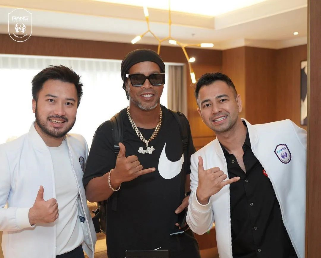 Tiba di Indonesia, Ronaldinho Siap Hibur Pencinta Sepak Bola 