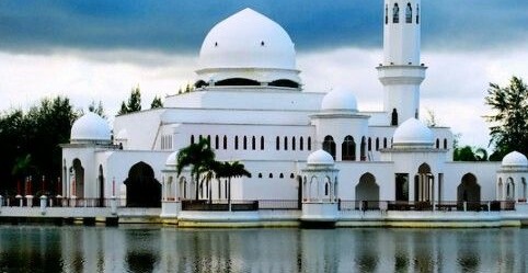 Ingin Wisata Religi? 6 Masjid Terapung Ini Wajib Dikunjungi